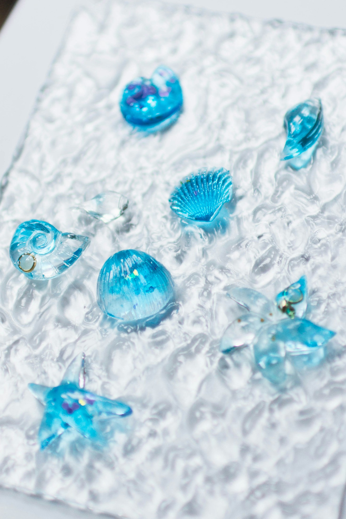 The Art of Resin: Crafting Unique Designs